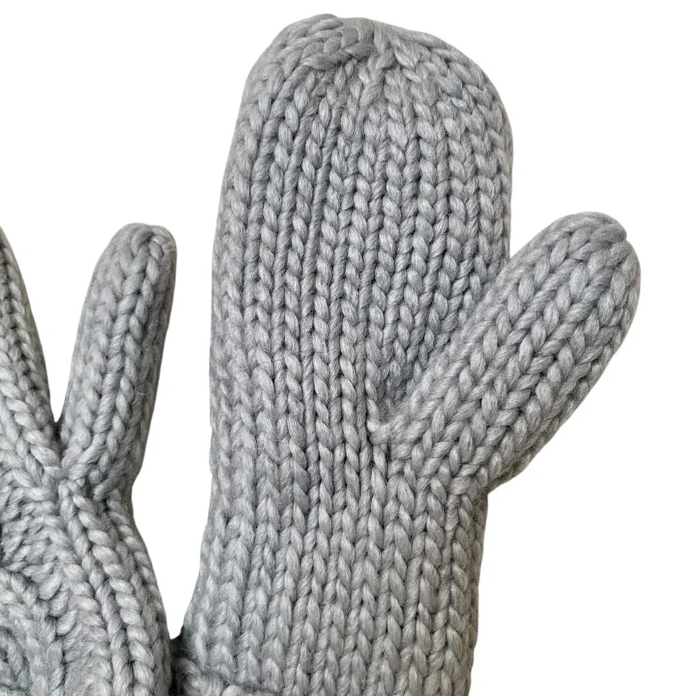 Rella Merino Wool Cable Knit Mittens NWT Gray Fleece Lined One Size